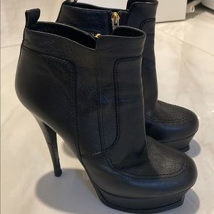 Saint Laurant Black tribute leather ankle boots